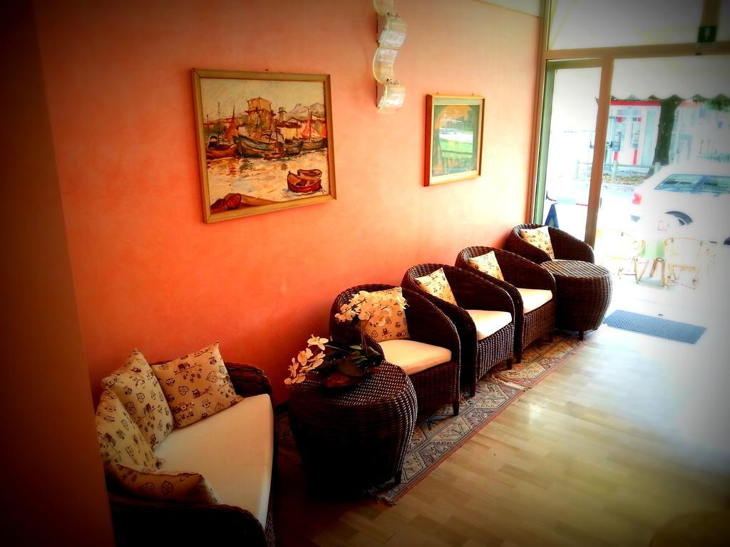 Hotel Zen Lignano Sabbiadoro Buitenkant foto
