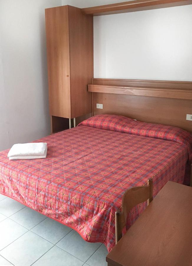 Hotel Zen Lignano Sabbiadoro Buitenkant foto
