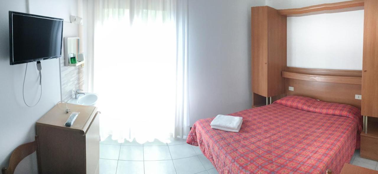 Hotel Zen Lignano Sabbiadoro Buitenkant foto