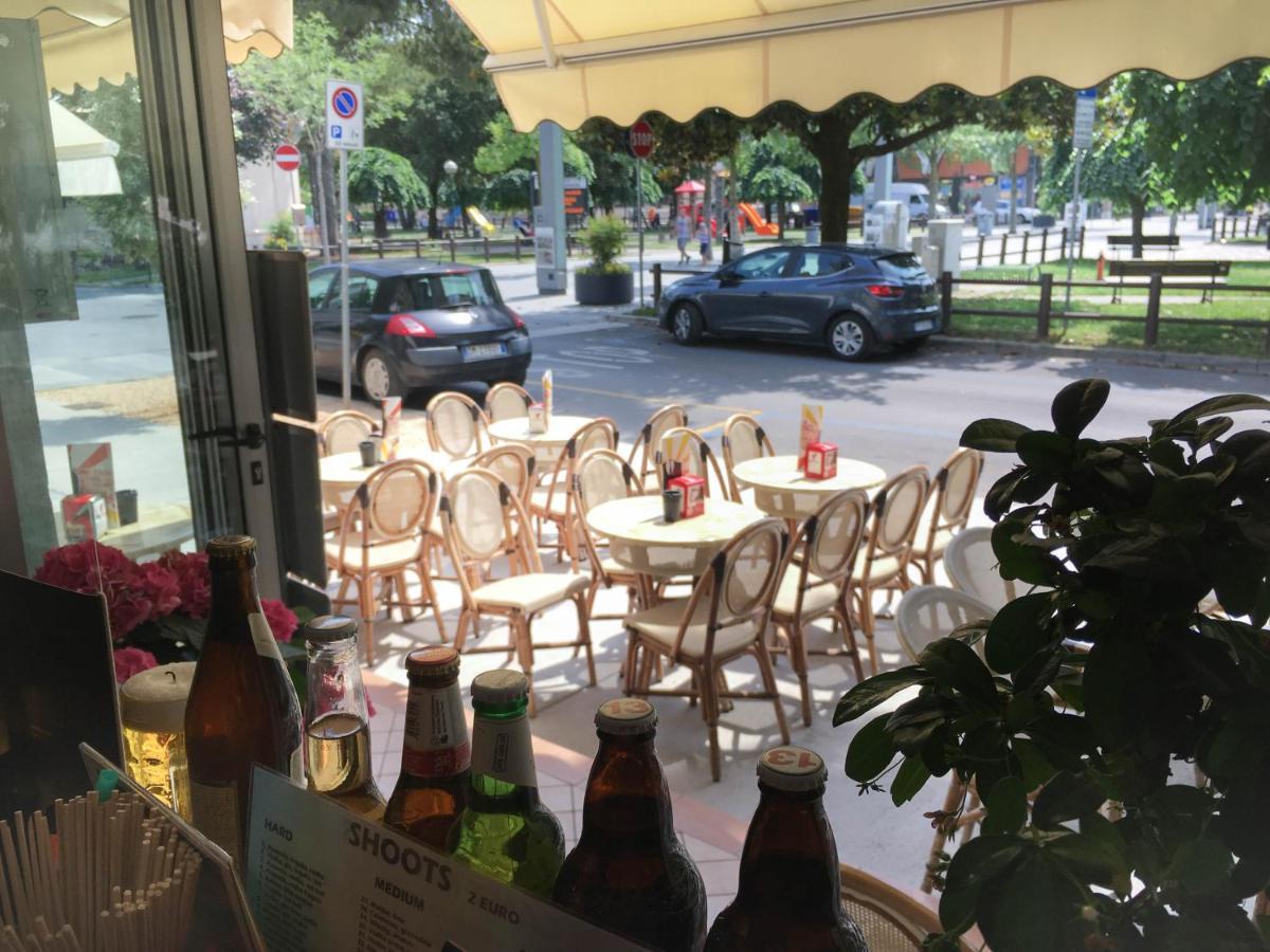 Hotel Zen Lignano Sabbiadoro Buitenkant foto